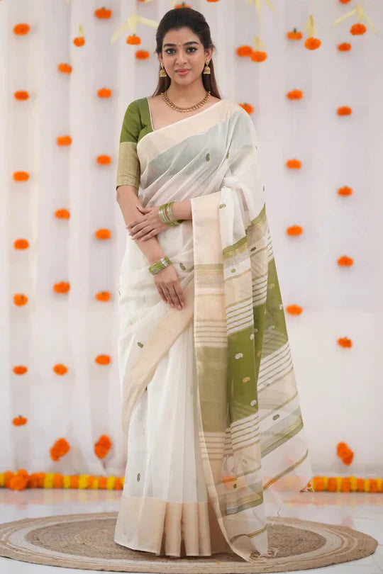 Splendorous Beige Cotton Silk Saree With Staggering Blouse Piece